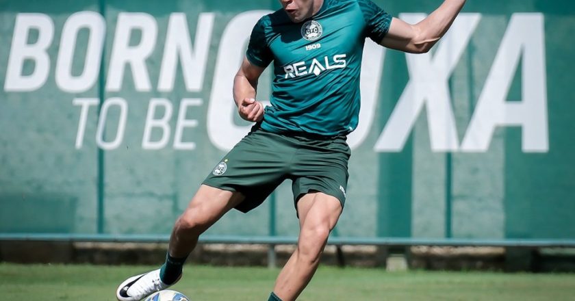 Estilo Distinto: Matheus Frizzo, o Novo Camisa 10 do Coritiba, Desafia Tradições do Meia Clássico