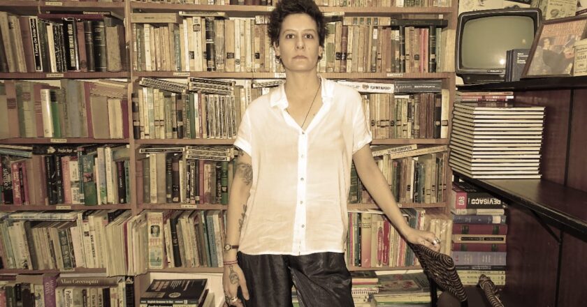 Açougue de Pequenos Prazeres 3.0: ficção científica de Helen Kaliski é lançada em formato impresso e podcast para todo o Brasil