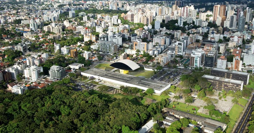 244 municípios paranaenses registram aumento de vagas de trabalho em 2026