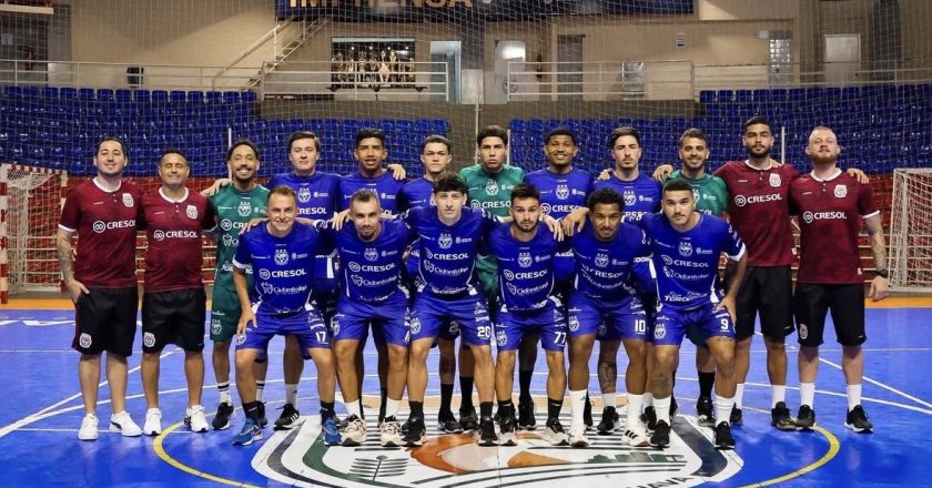 Clube Atlético Dourados mostra elenco de 2026 em partida amistosa contra o Prudentópolis no Joaquinzão