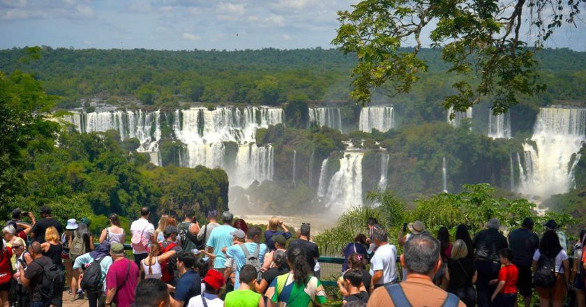 Paraná atrai mais de 456 mil visitantes internacionais nos primeiros meses de 2026