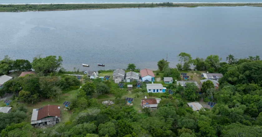 Copel leva energia solar a comunidades insulares do Litoral paranaense