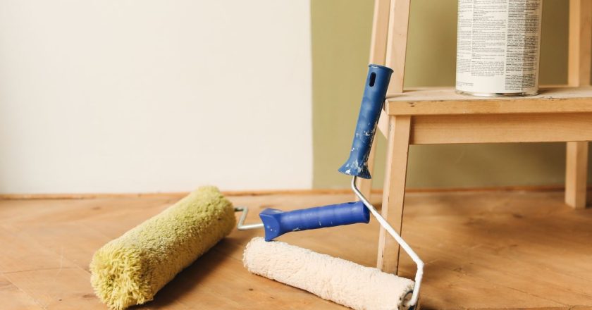 Guia Prático para Selecionar a Tinta Ideal para suas Paredes: Fosca, Acetinada ou Semibrilho?