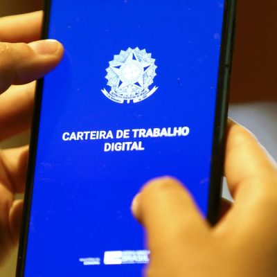 Emprego formal registra a criação de 921,6 mil novas vagas no primeiro semestre de 2026