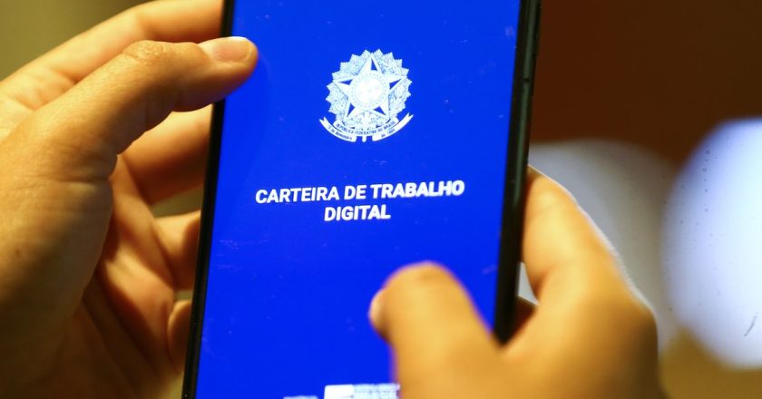 Emprego formal registra a criação de 921,6 mil novas vagas no primeiro semestre de 2026