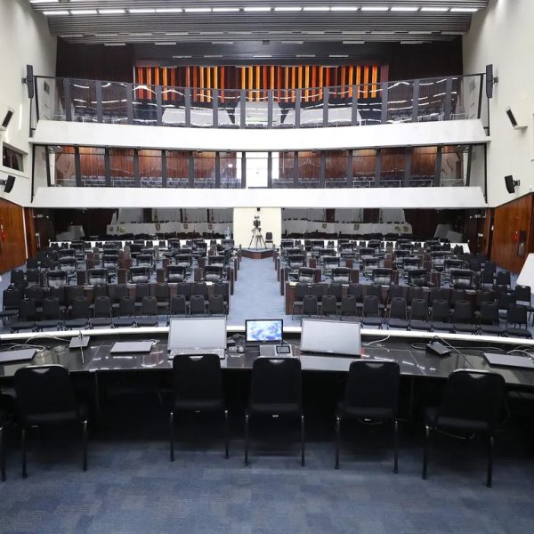 Assembleia Legislativa do Paraná registra renovação de 42,59% em sua composição
