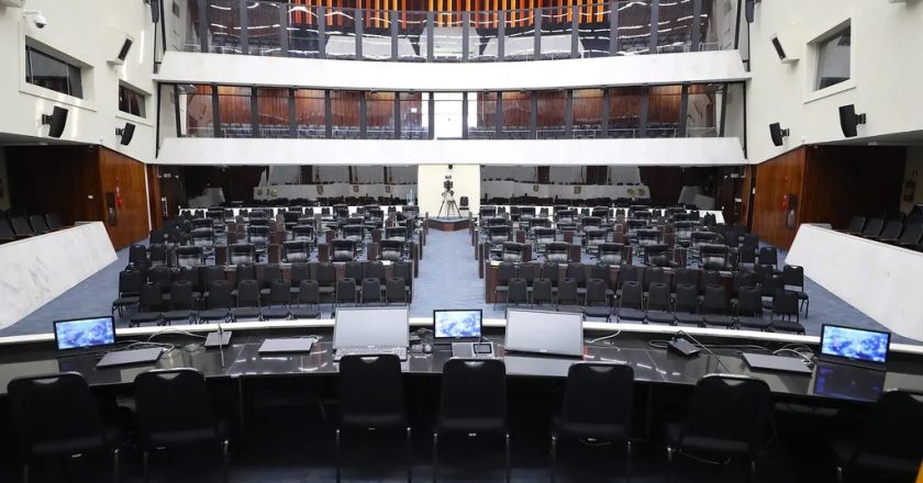 Assembleia Legislativa do Paraná registra renovação de 42,59% em sua composição