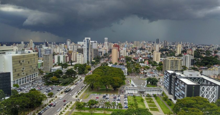 Paraná: Outubro promete chuvas intensas e variações de temperatura, anuncia o Simepar