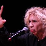 Denise Stoklos traz sua arte para a região com apresentações programadas em outubro